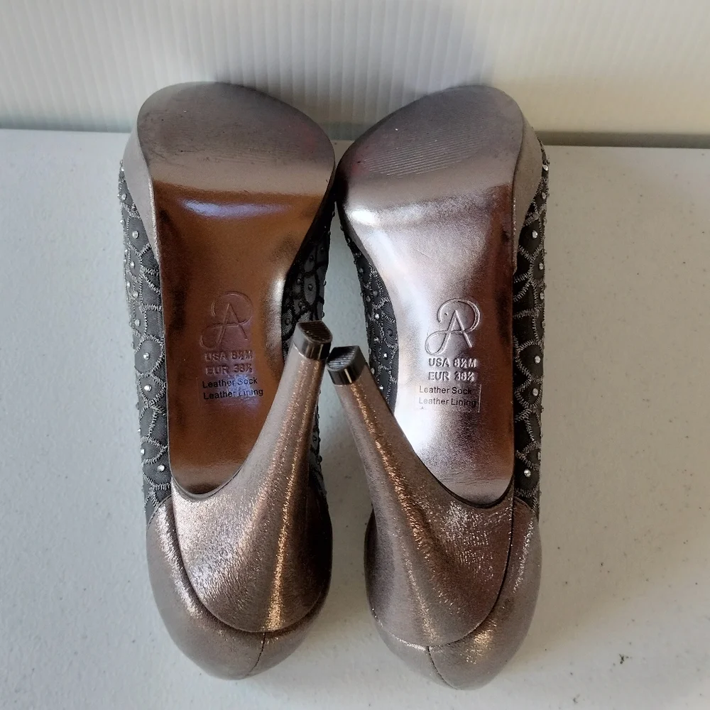 Adrianna Papell Foxy Silver Embellished Mesh Heels Pumps 8.5 Wedding Formal
